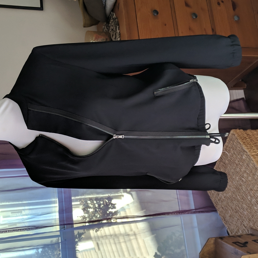 T Tahari jacket size US8